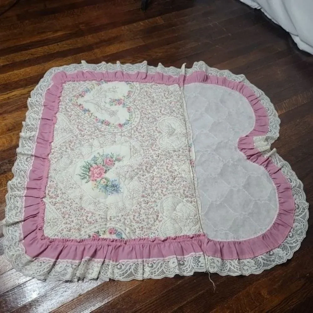 Vintage 90's Grannycore Cottagecore Pink Dainty Floral Pillowcase